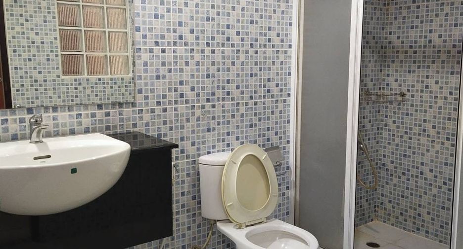 For sale and for rent 3 bedrooms condo in Si Racha, Chonburi