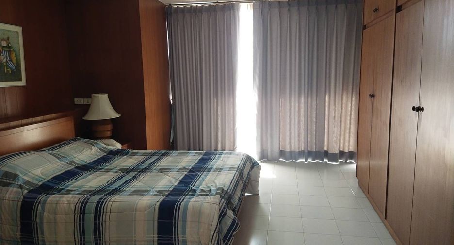 For sale 3 bedrooms condo in Si Racha, Chonburi