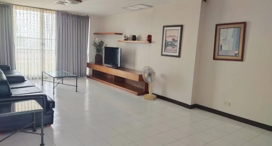 For sale 3 bedrooms condo in Si Racha, Chonburi