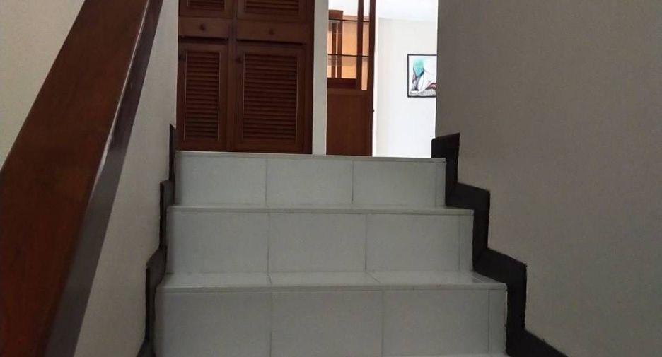For sale 3 bedrooms condo in Si Racha, Chonburi