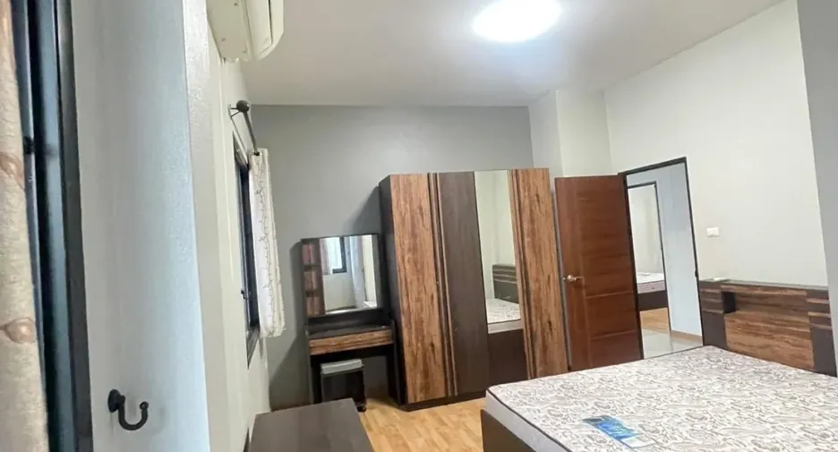 For rent 3 bedrooms house in Mueang Buriram, Buriram