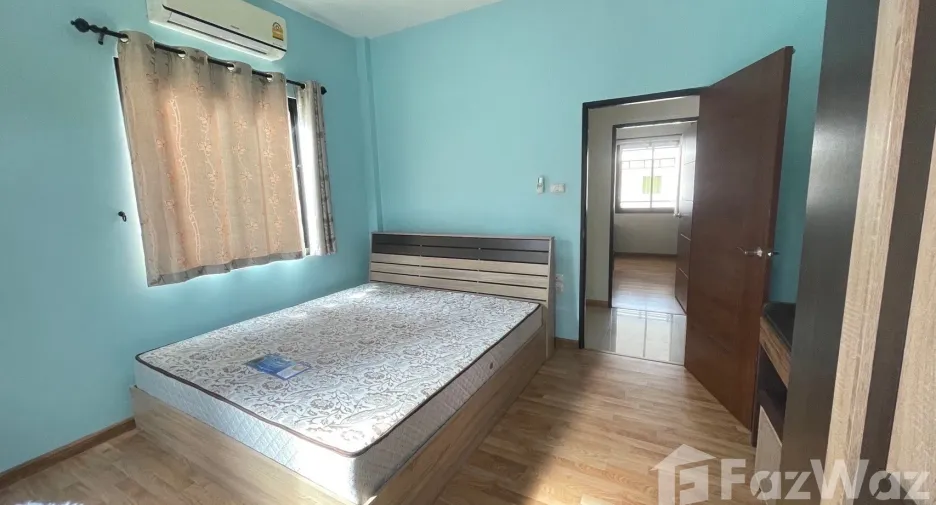 Casa en alquiler de 3 habitaciones en Mueang Buriram, Buriram