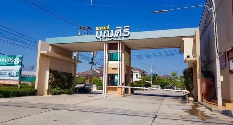 For rent 3 bedrooms house in Mueang Buriram, Buriram