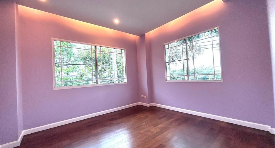For sale 3 bedrooms house in Mueang Samut Prakan, Samut Prakan