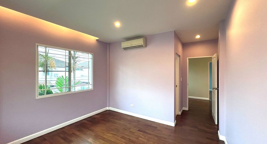 For sale 3 bedrooms house in Mueang Samut Prakan, Samut Prakan