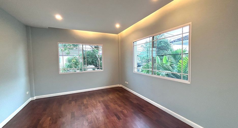 For sale 3 bedrooms house in Mueang Samut Prakan, Samut Prakan