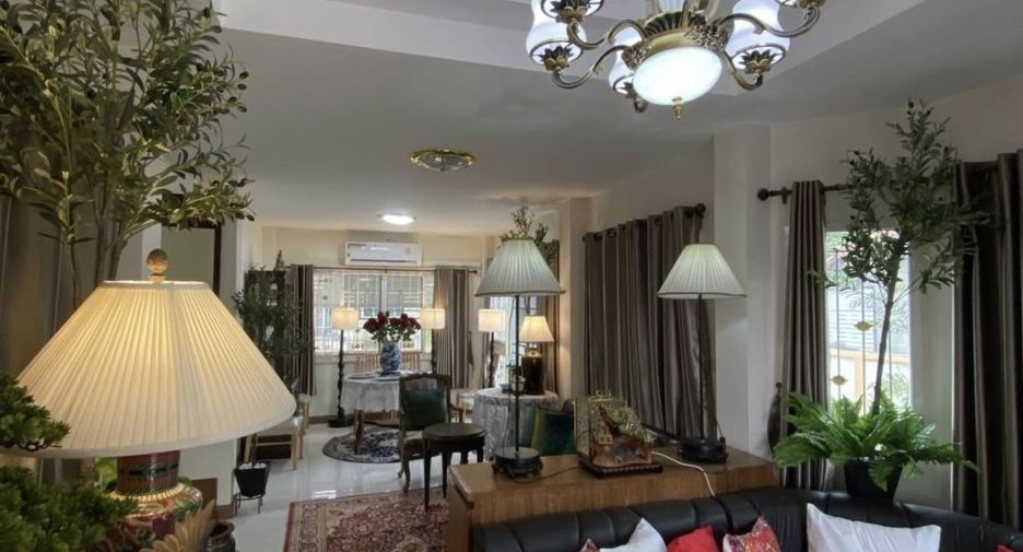 For rent 3 bedrooms house in San Kamphaeng, Chiang Mai