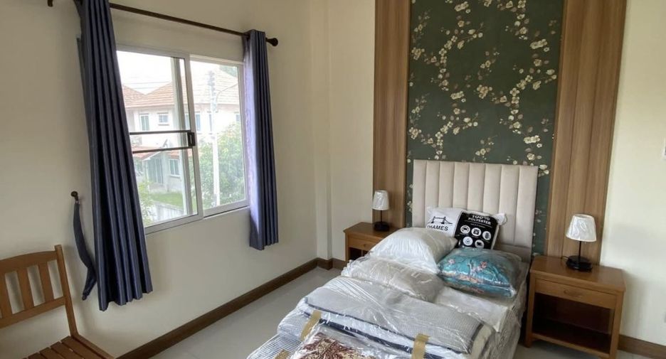 For rent 3 bedrooms house in San Kamphaeng, Chiang Mai