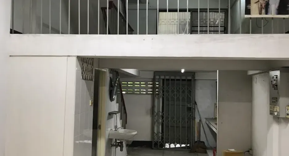 For sale 5 bedrooms townhouse in Khlong San, Bangkok