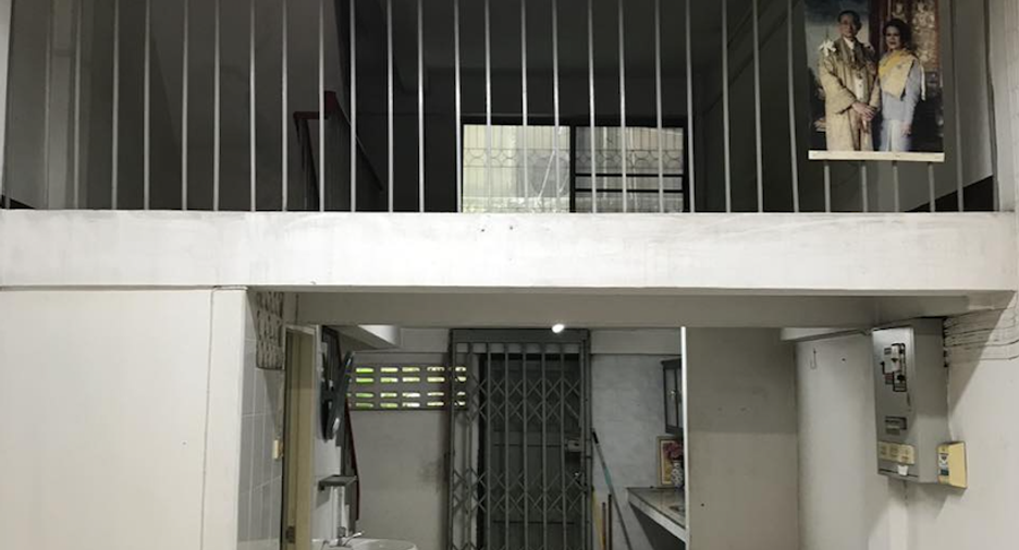 For sale 5 bedrooms townhouse in Khlong San, Bangkok
