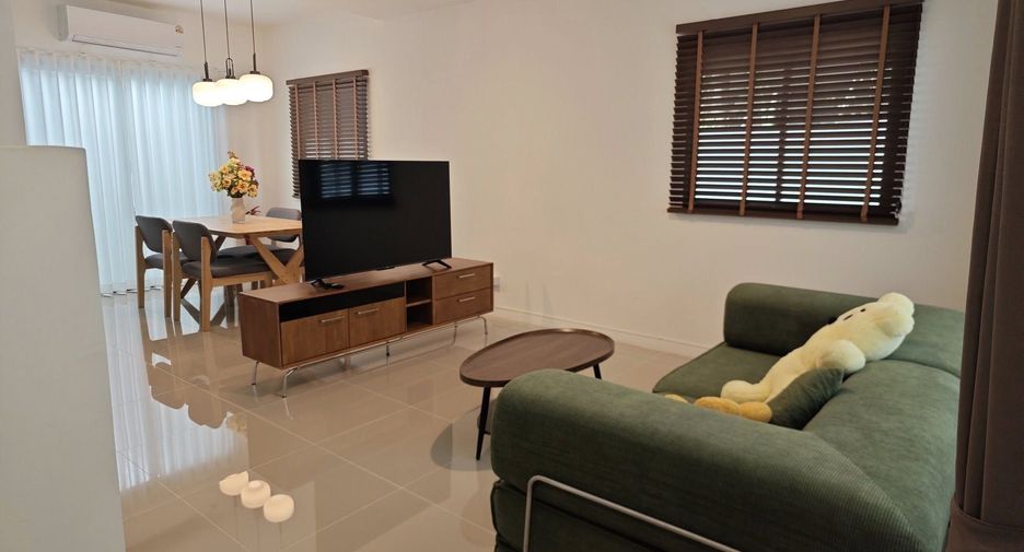 For rent 3 bedrooms townhouse in Mueang Chiang Mai, Chiang Mai