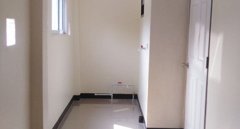 For sale 2 bedrooms townhouse in San Kamphaeng, Chiang Mai