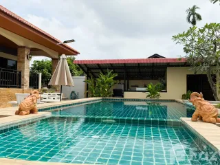 For sale 4 bedrooms villa in Cha Am, Phetchaburi