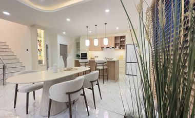 Casa en venta y en alquiler de 4 habitaciones en Bang Lamung, Chonburi