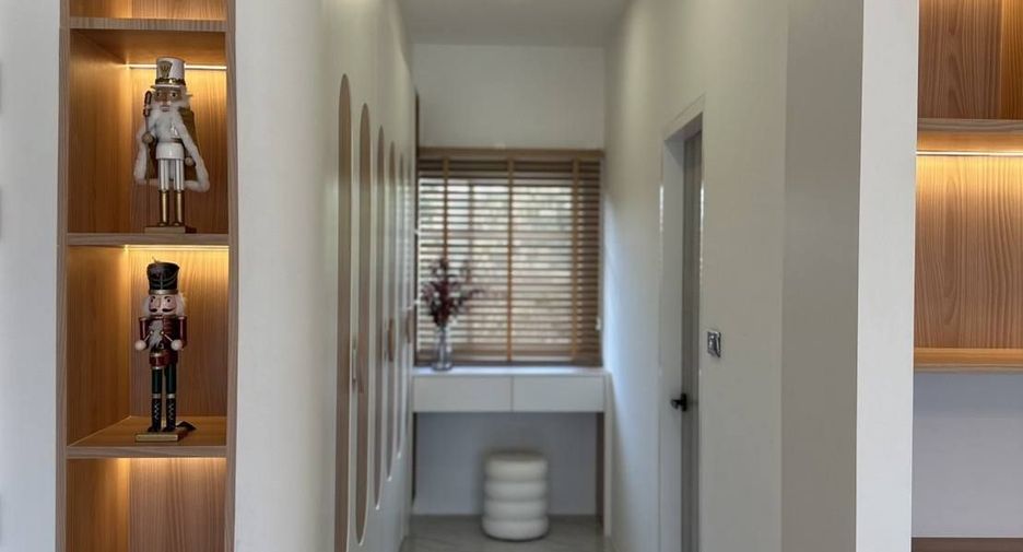 For sale and for rent 4 bedrooms house in Bang Lamung, Chonburi
