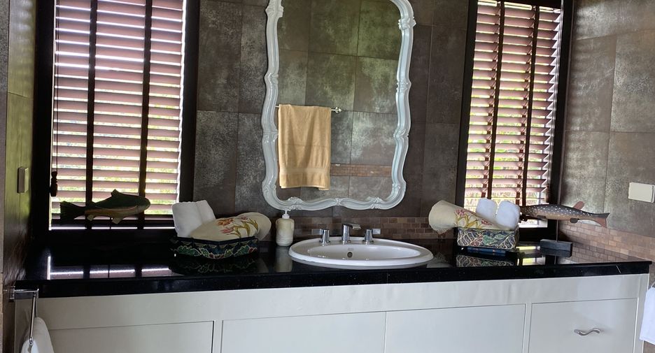 For sale 5 bedrooms villa in Ko Samui, Surat Thani