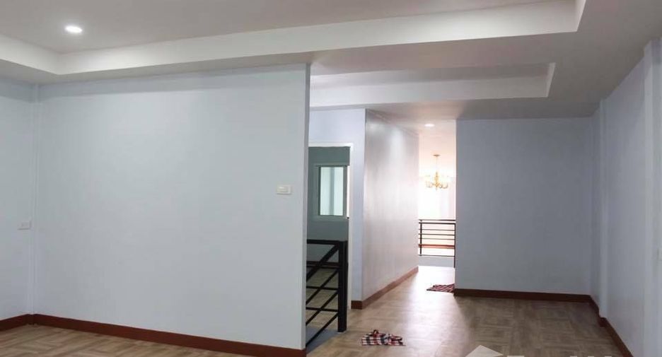 Reihenhaus zum Kauf mit 3 Zimmer in Sai Mai, Bangkok