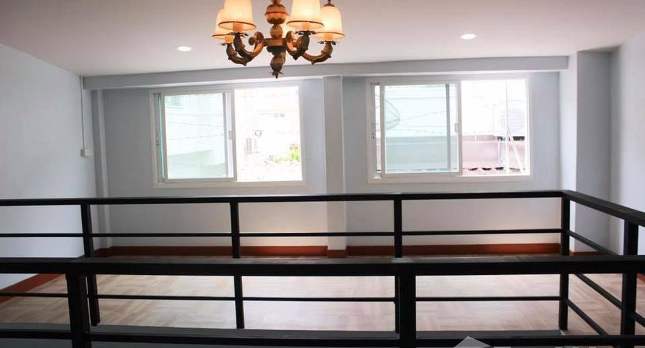 Reihenhaus zum Kauf mit 3 Zimmer in Sai Mai, Bangkok