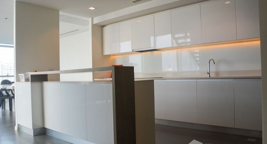Wohnung zum Kauf mit 4 Zimmer in Sathon, Bangkok