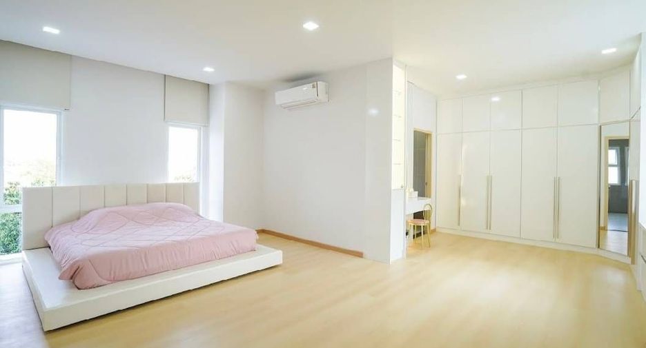 For sale 6 bedrooms villa in Saraphi, Chiang Mai