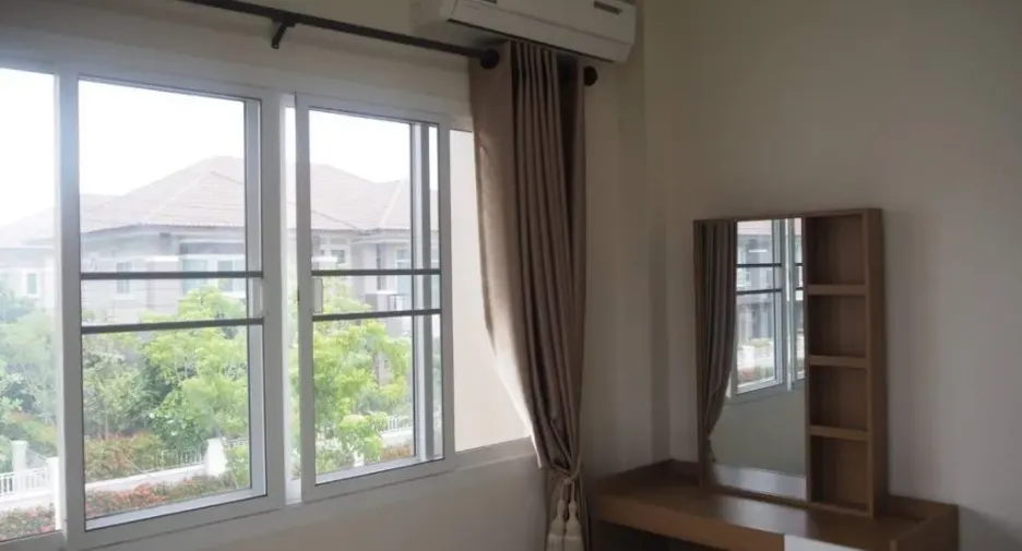 For rent 3 bedrooms house in San Kamphaeng, Chiang Mai