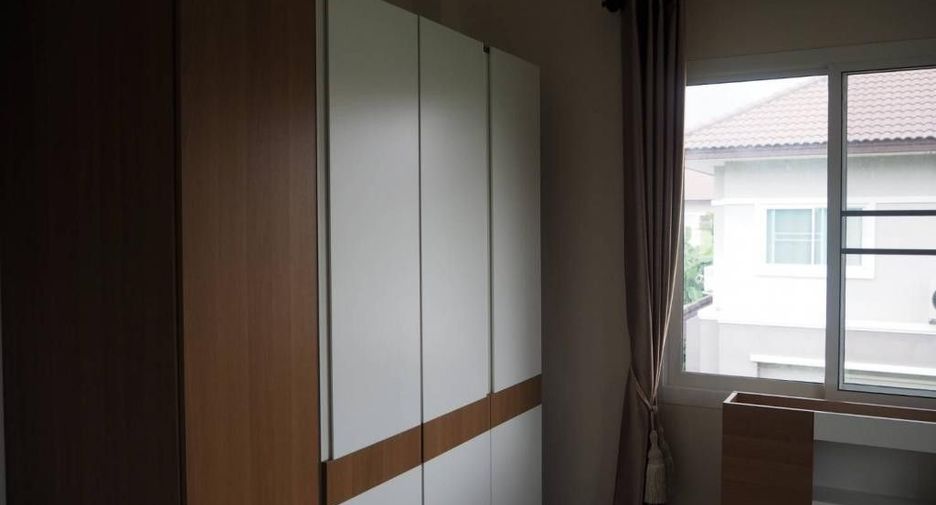 For rent 3 bedrooms house in San Kamphaeng, Chiang Mai