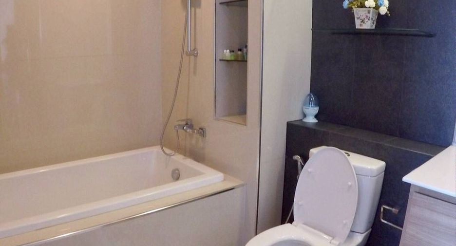 For sale 1 bed condo in Si Racha, Chonburi