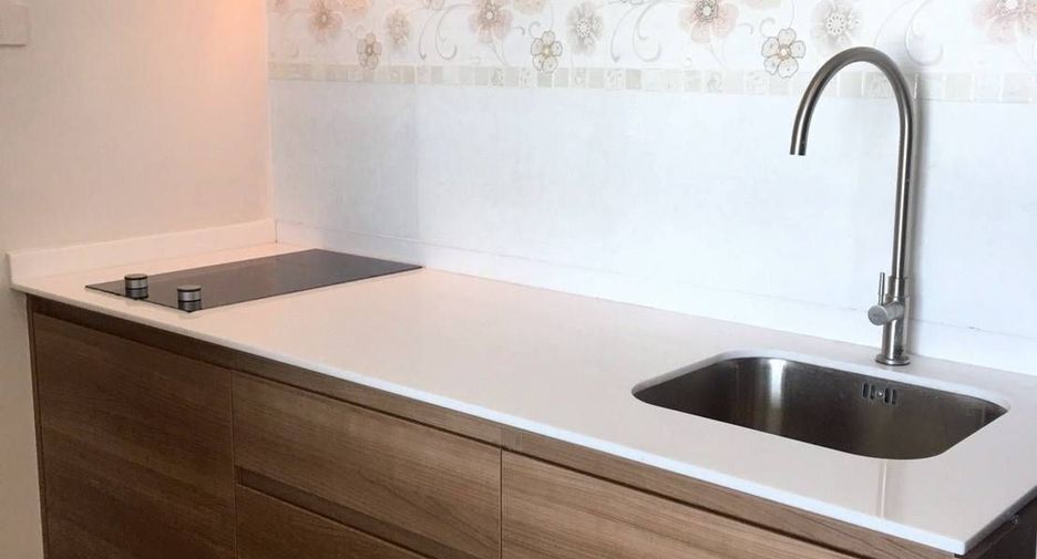 For sale 1 bed condo in Si Racha, Chonburi