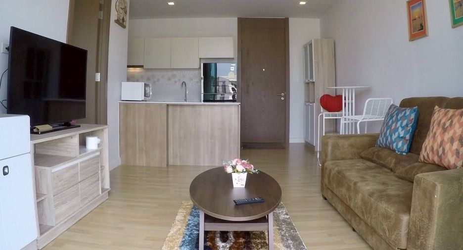 For sale 1 bed condo in Si Racha, Chonburi