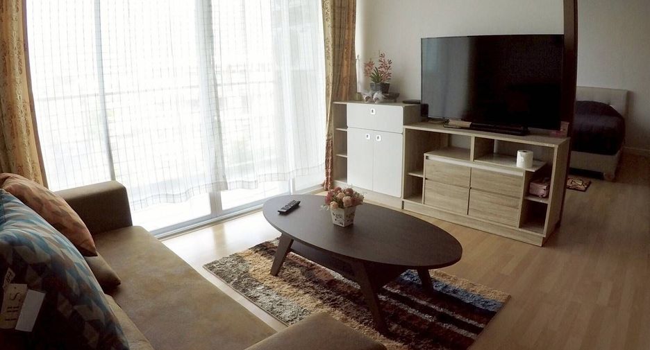 For sale 1 bed condo in Si Racha, Chonburi