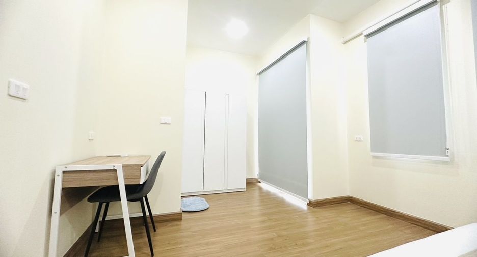 For rent 3 bedrooms townhouse in Mueang Chiang Mai, Chiang Mai