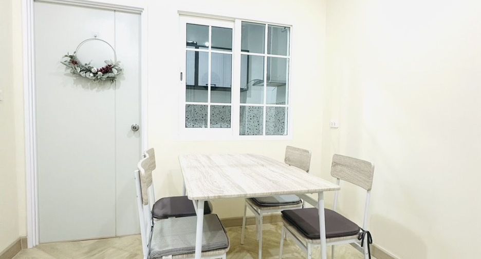 For rent 3 bedrooms townhouse in Mueang Chiang Mai, Chiang Mai