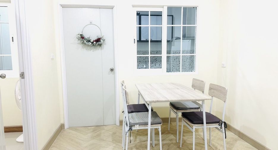 For rent 3 bedrooms townhouse in Mueang Chiang Mai, Chiang Mai