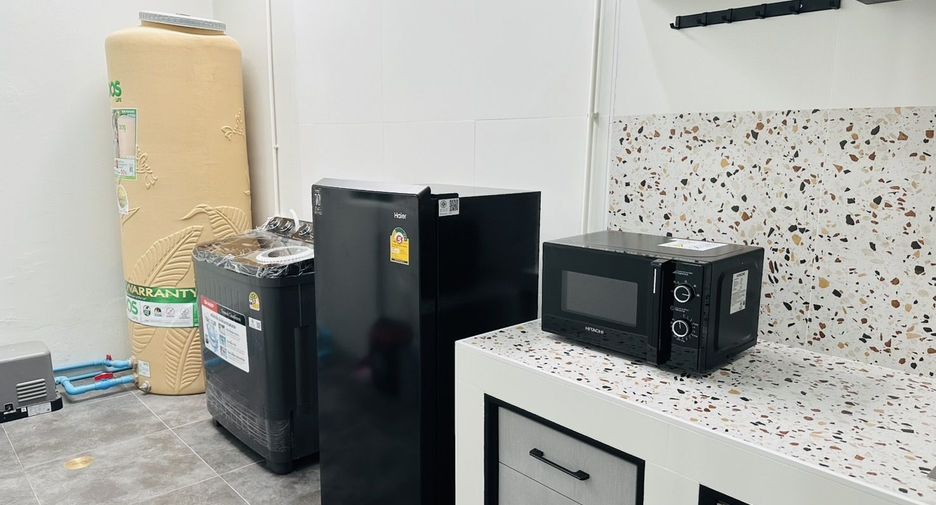 For rent 3 bedrooms townhouse in Mueang Chiang Mai, Chiang Mai