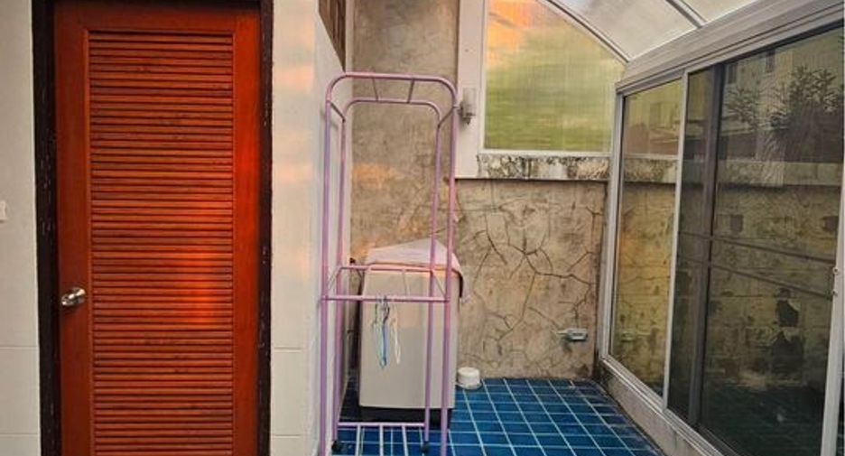 For sale and for rent 5 bedrooms townhouse in Mae Rim, Chiang Mai