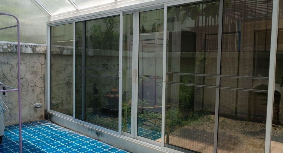 For sale and for rent 5 bedrooms townhouse in Mae Rim, Chiang Mai
