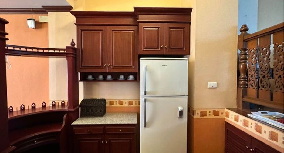 For sale and for rent 5 bedrooms townhouse in Mae Rim, Chiang Mai