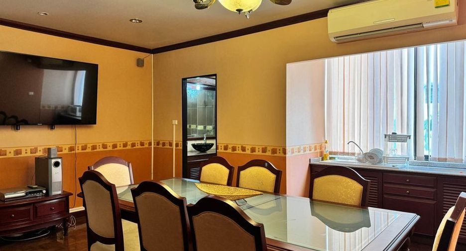 For sale and for rent 5 bedrooms townhouse in Mae Rim, Chiang Mai