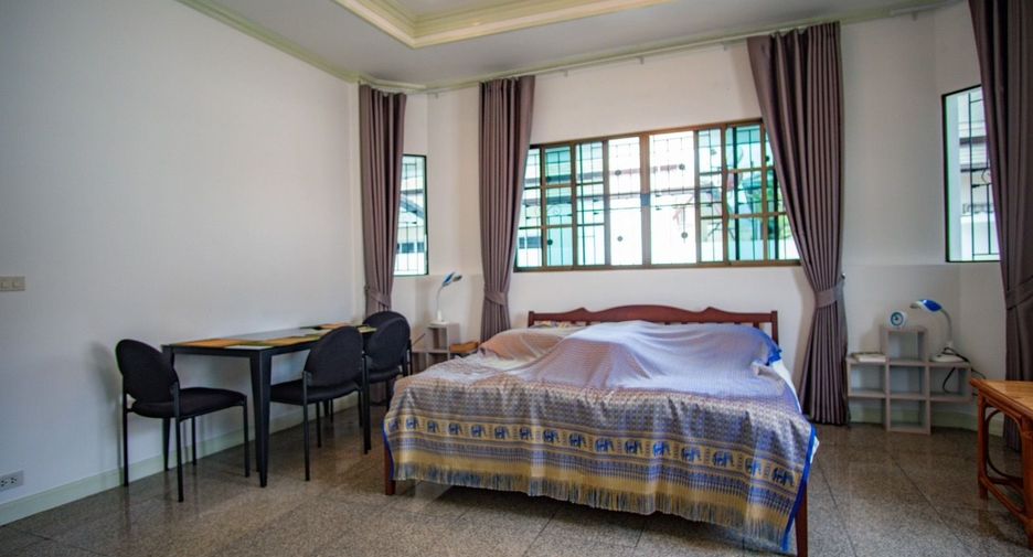 For rent 4 bedrooms house in Hua Hin, Prachuap Khiri Khan