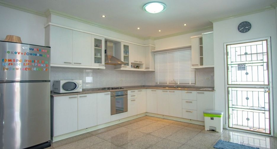 For rent 4 bedrooms house in Hua Hin, Prachuap Khiri Khan