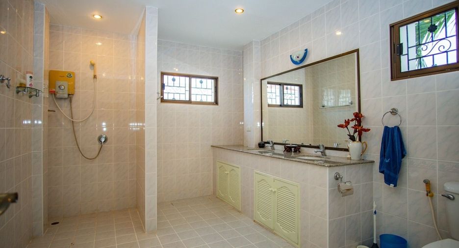 For rent 4 bedrooms house in Hua Hin, Prachuap Khiri Khan
