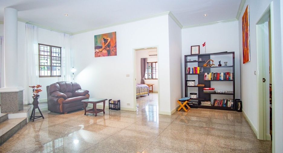 For rent 4 bedrooms house in Hua Hin, Prachuap Khiri Khan