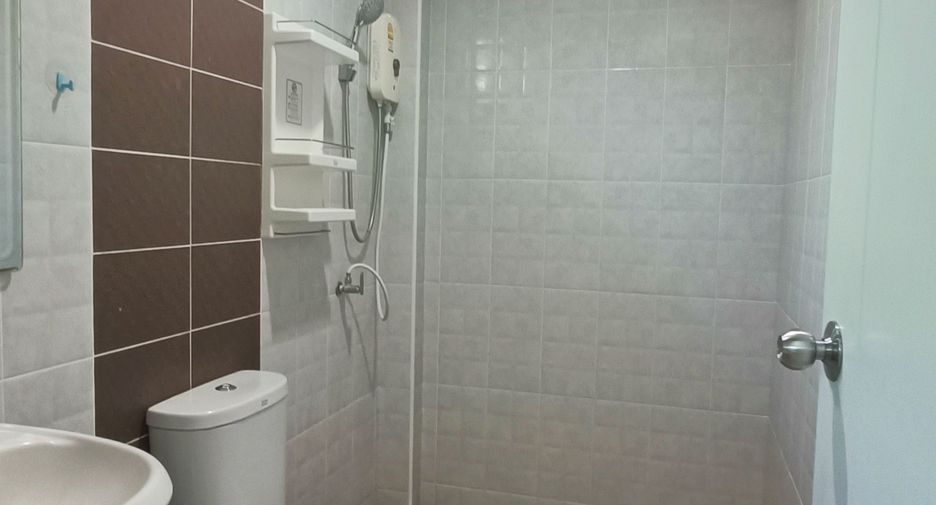 For rent 3 bedrooms villa in Sattahip, Chonburi