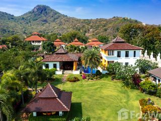 À vendre 6 chambres villa à Hua Hin, Prachuap Khiri Khan