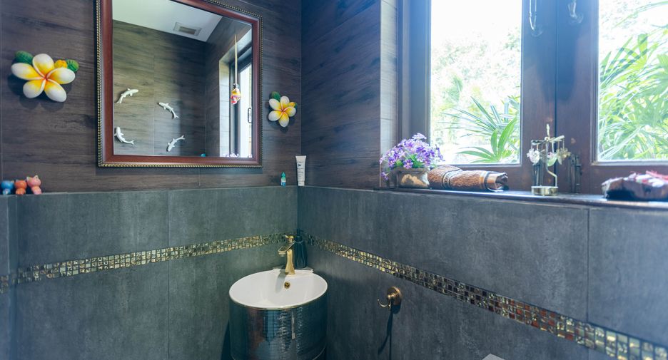 For sale 6 bedrooms villa in Hua Hin, Prachuap Khiri Khan