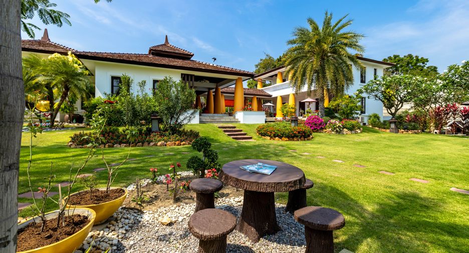For sale 6 bedrooms villa in Hua Hin, Prachuap Khiri Khan
