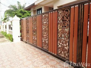For sale 4 bedrooms house in Saraphi, Chiang Mai