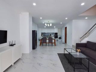 Продажа 3 спальни таунхаус в Самуи, Сураттани