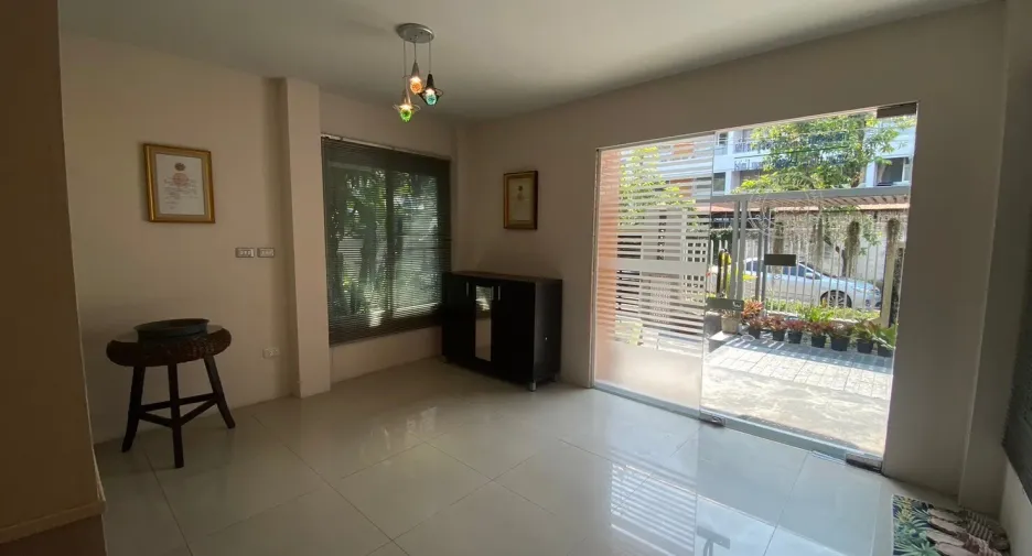 Casa en alquiler de 4 habitaciones en Mueang Chiang Mai, Chiang Mai