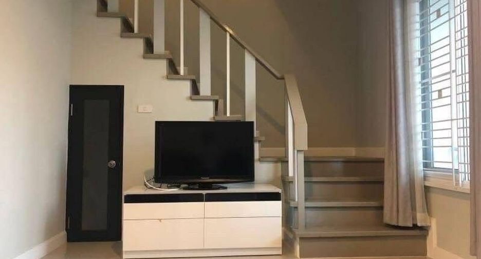 For rent 3 bedrooms townhouse in Mueang Chiang Mai, Chiang Mai